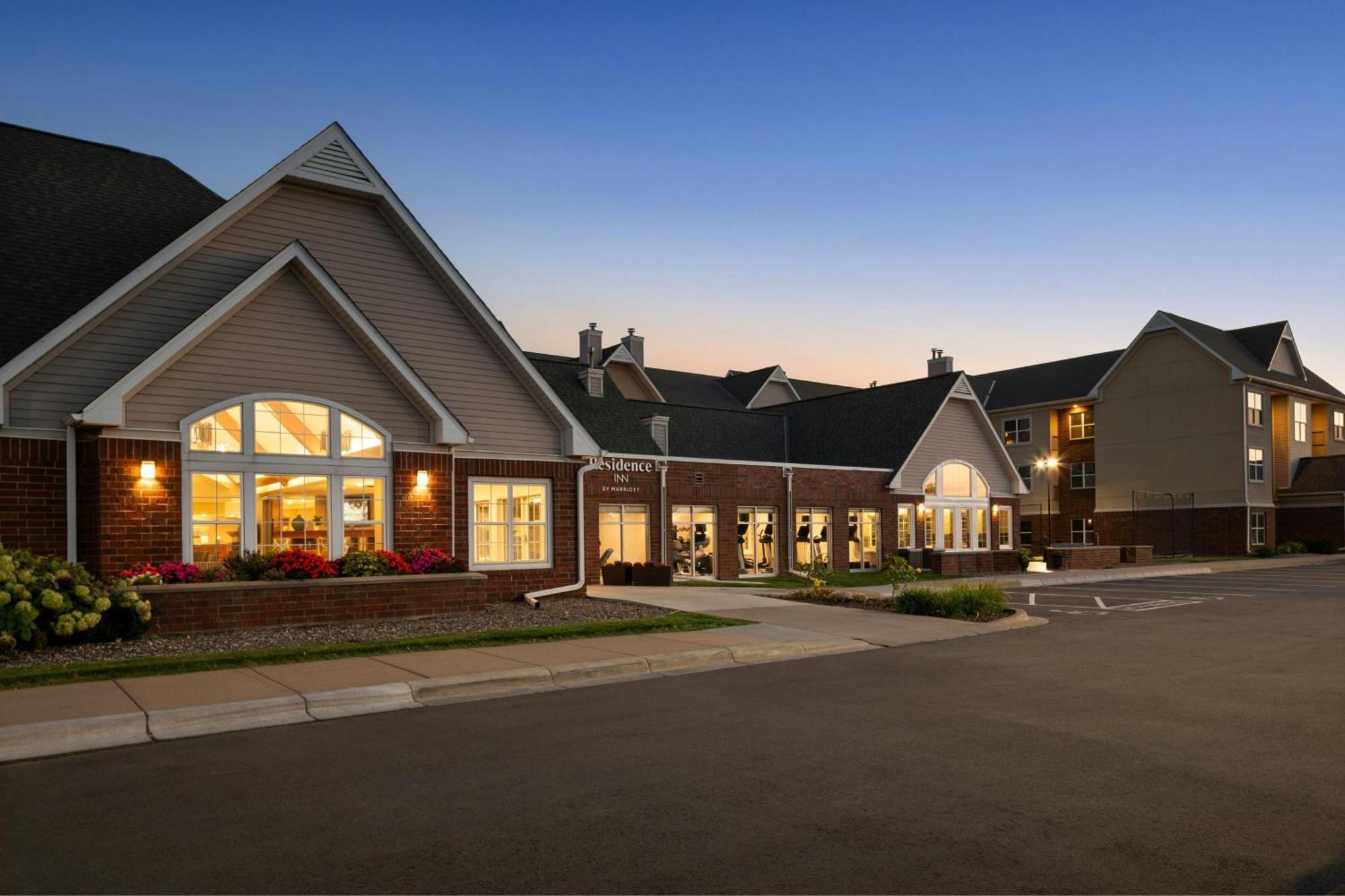 Residence Inn Minneapolis St. Paul/Roseville Exterior photo